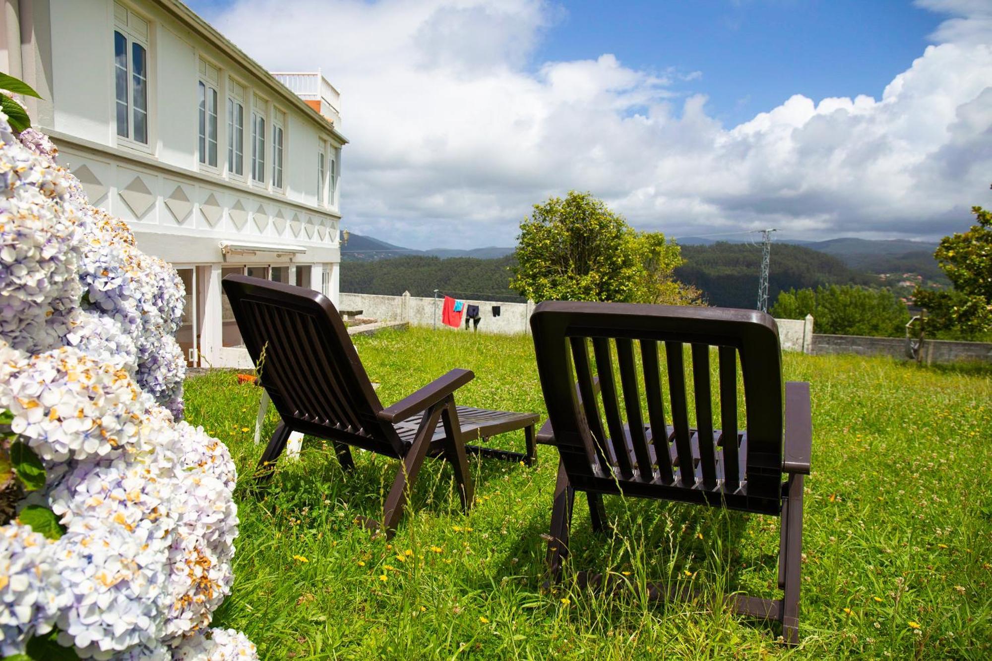 Beachfront Surf & Holiday House, Charming & Quiet Valdoviño Esterno foto